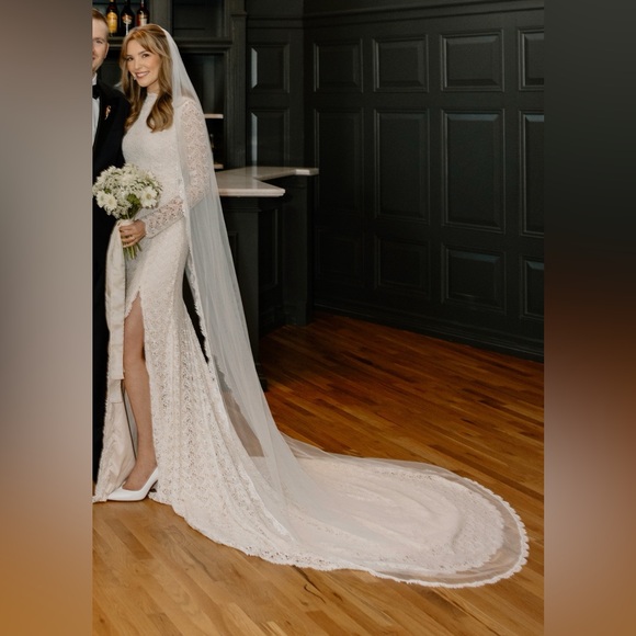 Daughters of Simone Walker gown - Picture 2 of 2